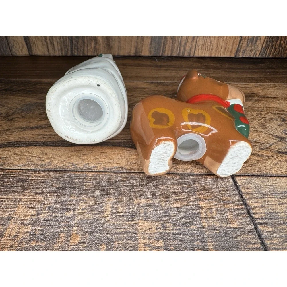 The Unbranded Brand holiday ceramic
